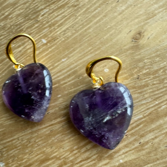 NWOT Tuckernuck Amethyst Heart Earrings - Picture 7 of 9
